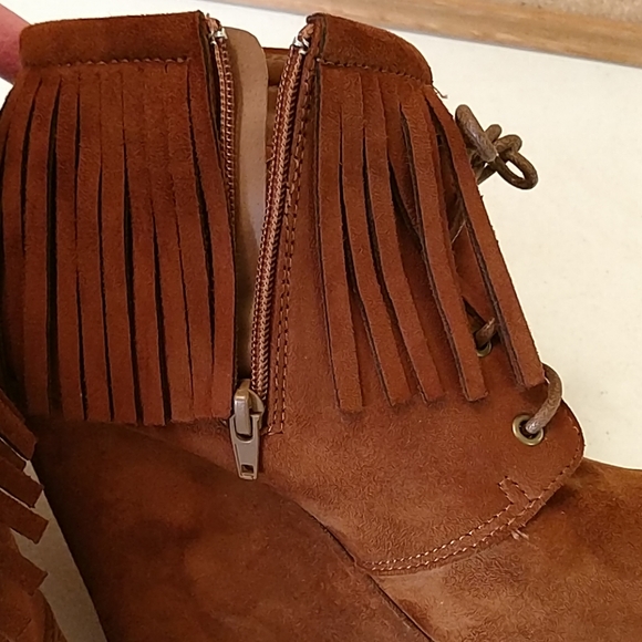 🥾Air Underground brown fringe wedge short booties🥾 - Picture 6 of 7